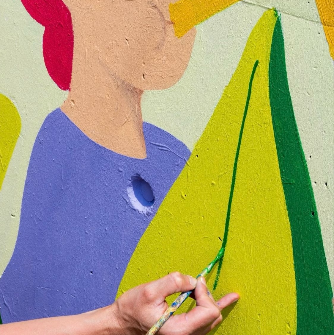Photo de la création d'une fresque murale à Mondeville